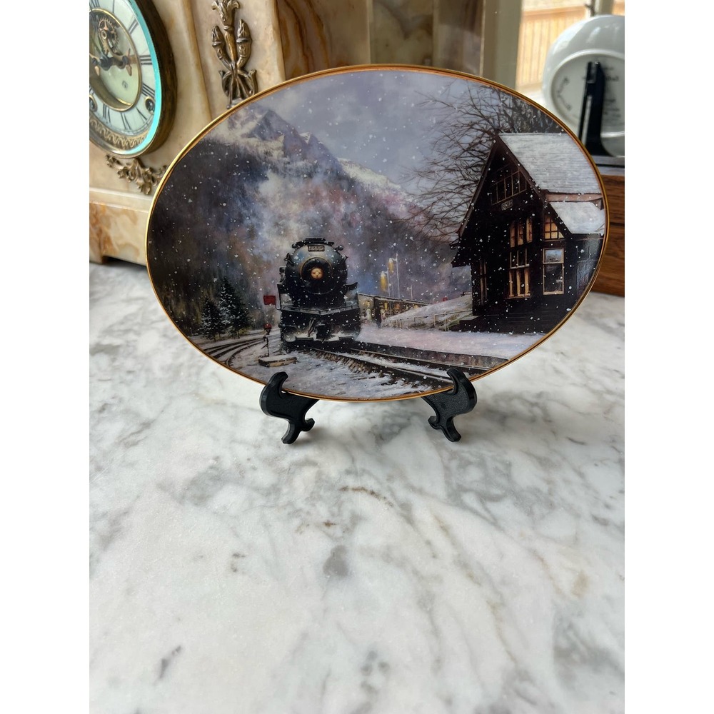 The Hamilton Collection Limited Edition 1997 Early Departure Plate Collection